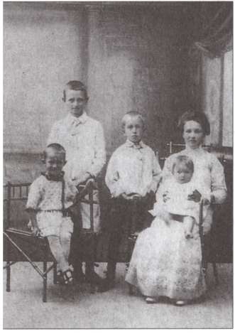 Иллюстрация к книге — Террор на пороге [i_056.jpg]