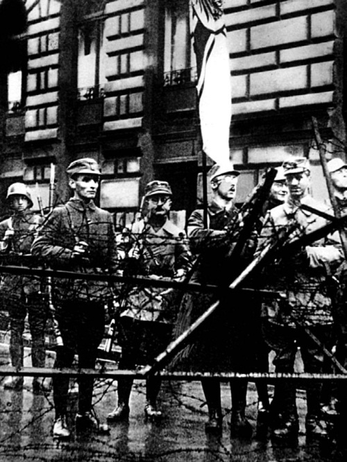 Иллюстрация к книге — Тайная миссия Третьего Рейха [i_067.jpg]