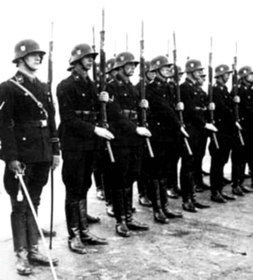 Иллюстрация к книге — Тайная миссия Третьего Рейха [i_073.jpg]