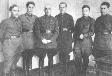 Иллюстрация к книге — Русские диверсанты против "кукушек" [i_030.jpg]