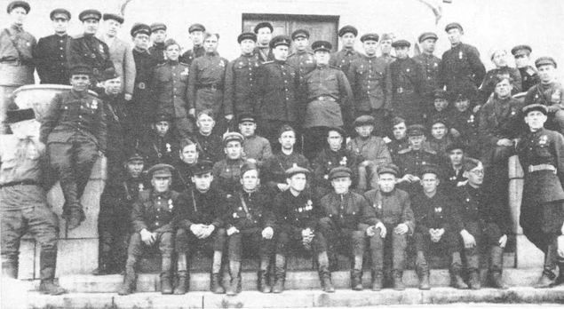 Иллюстрация к книге — Русские диверсанты против "кукушек" [i_037.jpg]