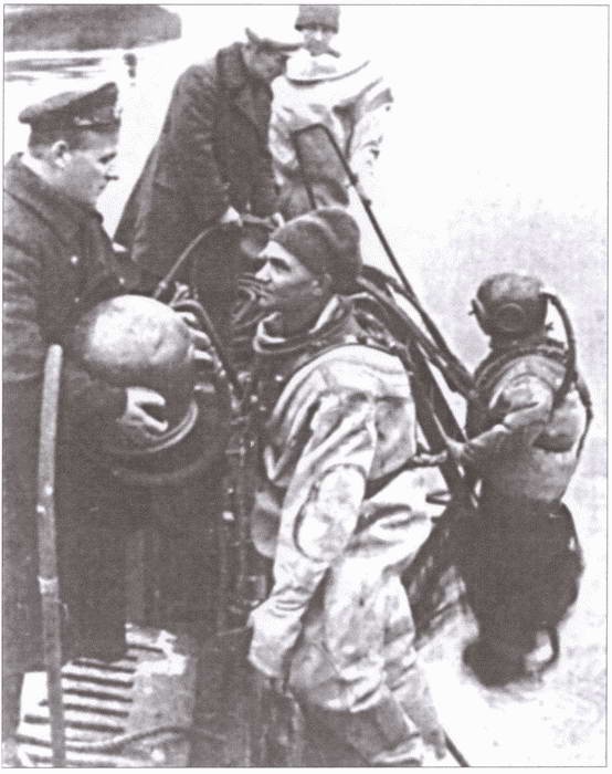 Иллюстрация к книге — Отсеки в огне [i_006.jpg]