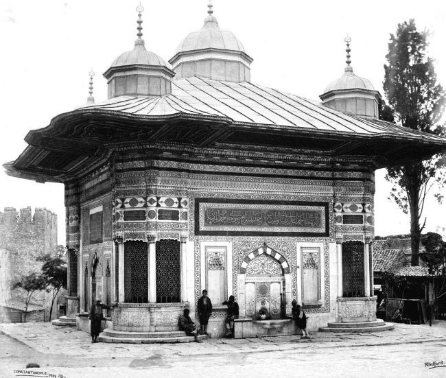 Иллюстрация к книге — Невольница гарема [i_016.jpg]