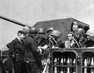 Иллюстрация к книге — Зенитная цитадель "Не тронь меня!" [i_030.jpg]