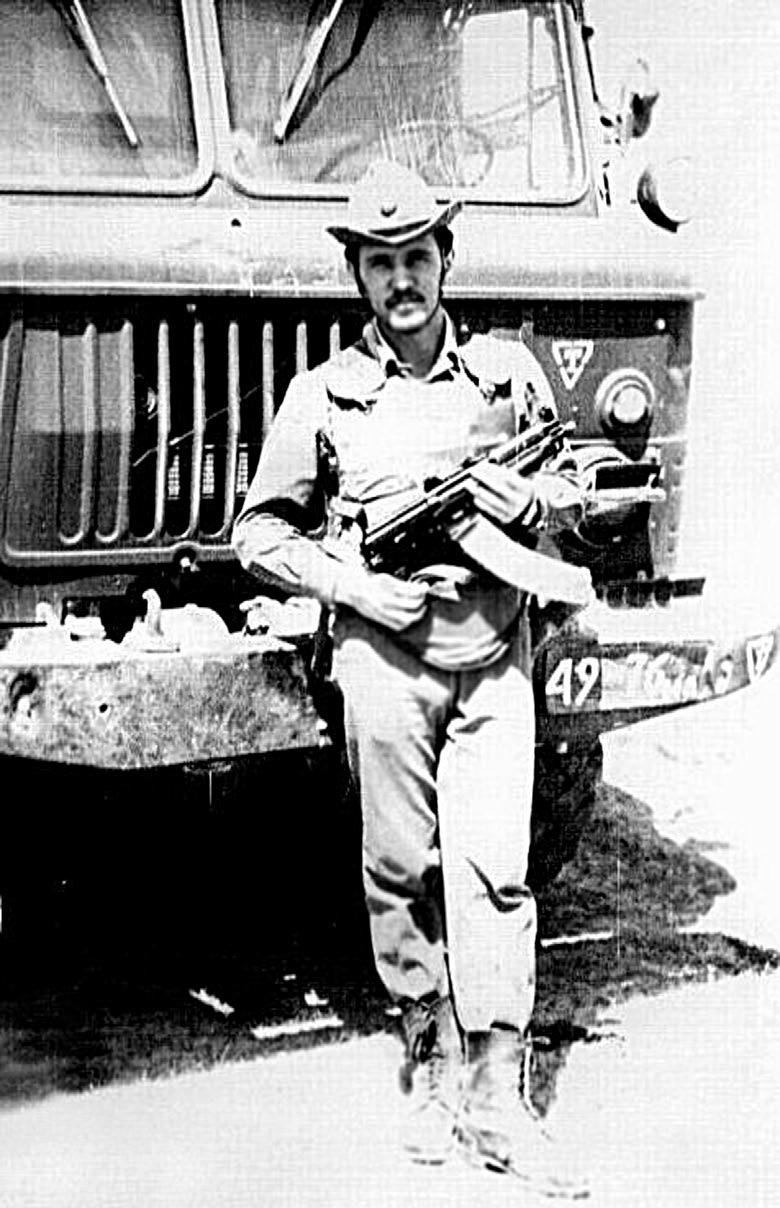 Иллюстрация к книге — Регистан где-то рядом [i_005.jpg]