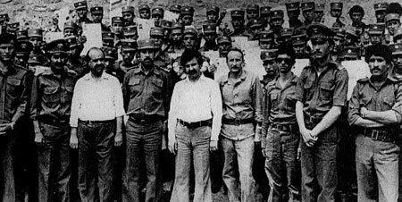 Иллюстрация к книге — Под Баграмом [i_034.jpg]