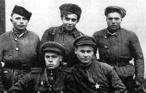 Иллюстрация к книге — "Я ходил за линию фронта". Откровения войсковых разведчиков [i_003.jpg]