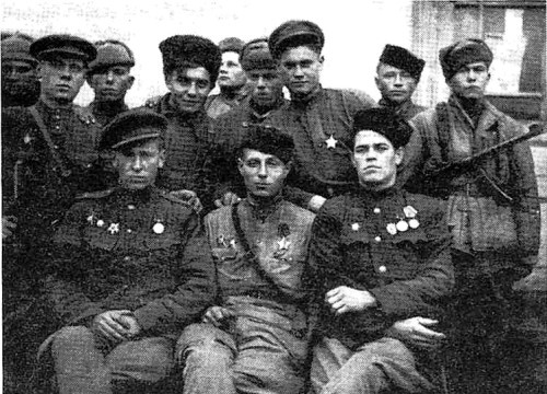 Иллюстрация к книге — "Я ходил за линию фронта". Откровения войсковых разведчиков [i_008.jpg]