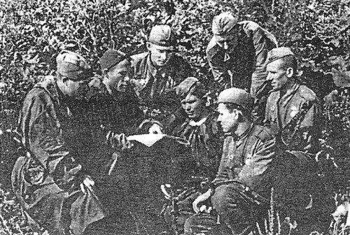 Иллюстрация к книге — "Я ходил за линию фронта". Откровения войсковых разведчиков [i_013.jpg]