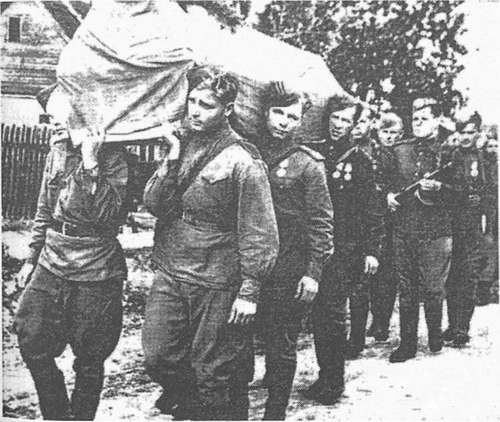 Иллюстрация к книге — "Я ходил за линию фронта". Откровения войсковых разведчиков [i_014.jpg]