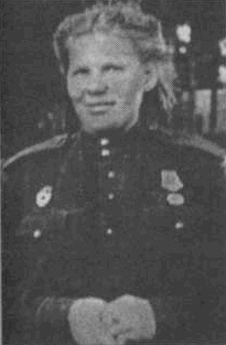 Иллюстрация к книге — "А зори здесь громкие". Женское лицо войны [i_013.jpg]