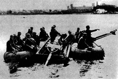 Иллюстрация к книге — Иной 1941. От границы до Ленинграда [i_087.jpg]