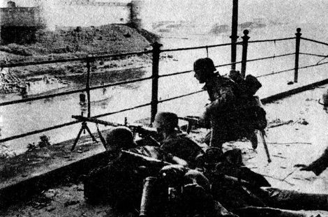 Иллюстрация к книге — Иной 1941. От границы до Ленинграда [i_088.jpg]