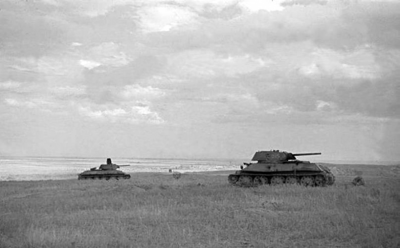 Иллюстрация к книге — Неизвестный Сталинград. Как перевирают историю [i_025.jpg]