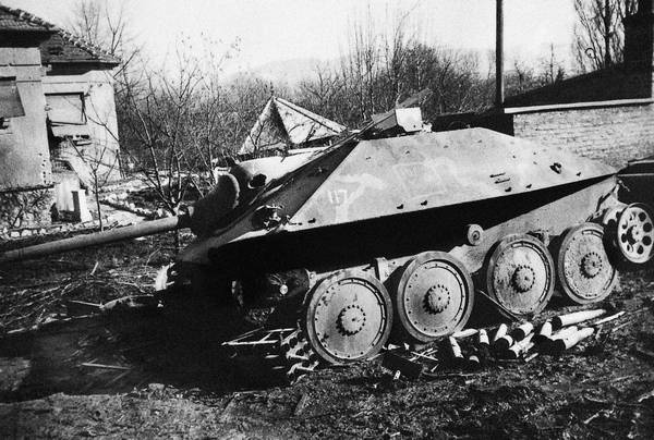 Иллюстрация к книге — Последние контрудары Гитлера. Разгром Панцерваффе [i_016.jpg]