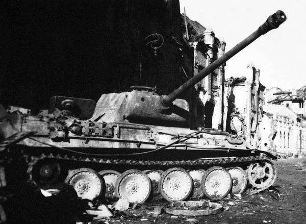 Иллюстрация к книге — Последние контрудары Гитлера. Разгром Панцерваффе [i_026.jpg]