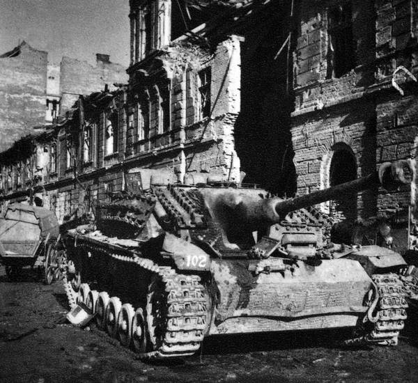 Иллюстрация к книге — Последние контрудары Гитлера. Разгром Панцерваффе [i_027.jpg]