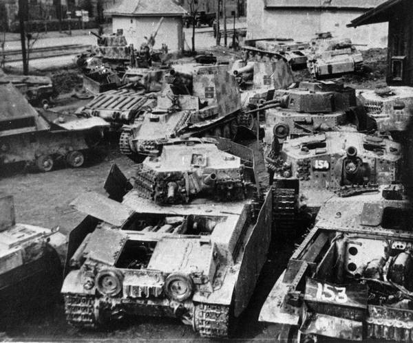 Иллюстрация к книге — Последние контрудары Гитлера. Разгром Панцерваффе [i_053.jpg]