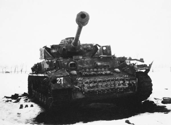 Иллюстрация к книге — Последние контрудары Гитлера. Разгром Панцерваффе [i_064.jpg]