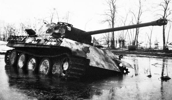 Иллюстрация к книге — Последние контрудары Гитлера. Разгром Панцерваффе [i_074.jpg]