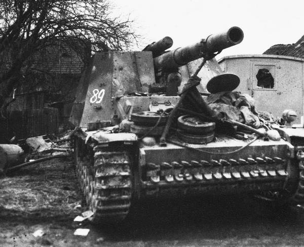 Иллюстрация к книге — Последние контрудары Гитлера. Разгром Панцерваффе [i_077.jpg]