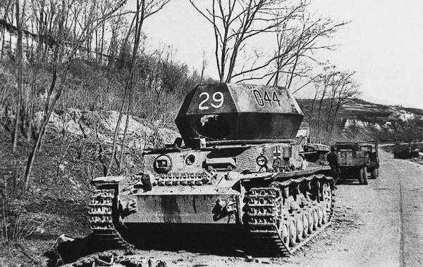 Иллюстрация к книге — Последние контрудары Гитлера. Разгром Панцерваффе [i_084.jpg]