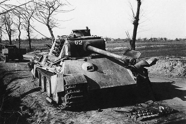 Иллюстрация к книге — Последние контрудары Гитлера. Разгром Панцерваффе [i_085.jpg]