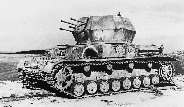 Иллюстрация к книге — Последние контрудары Гитлера. Разгром Панцерваффе [i_096.jpg]