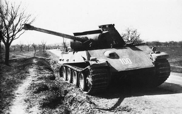 Иллюстрация к книге — Последние контрудары Гитлера. Разгром Панцерваффе [i_099.jpg]