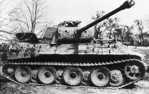 Иллюстрация к книге — Последние контрудары Гитлера. Разгром Панцерваффе [i_103.jpg]