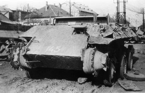 Иллюстрация к книге — Последние контрудары Гитлера. Разгром Панцерваффе [i_110.jpg]