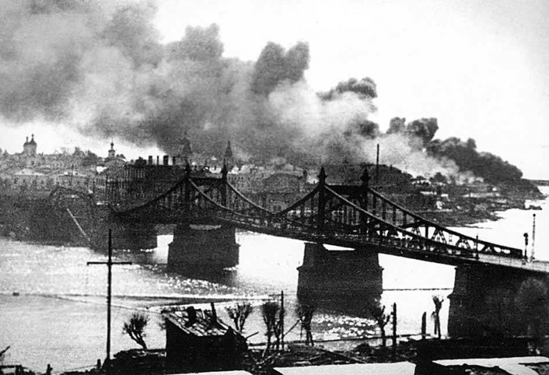 Иллюстрация к книге — Пять кругов ада. Красная Армия в «котлах» [i_005.jpg]