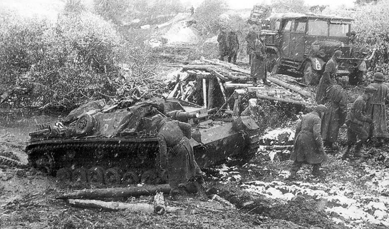 Иллюстрация к книге — Пять кругов ада. Красная Армия в «котлах» [i_041.jpg]