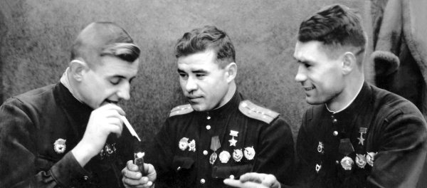 Иллюстрация к книге — Истребители. "Прикрой, атакую!" [i_126.jpg]