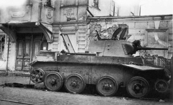 Иллюстрация к книге — Танкисты. "Мы погибали, сгорали..." [i_034.jpg]