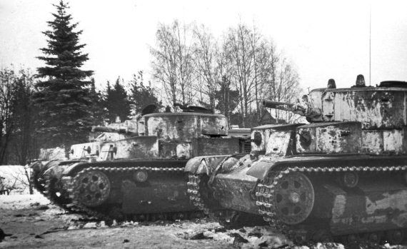 Иллюстрация к книге — Танкисты. "Мы погибали, сгорали..." [i_041.jpg]