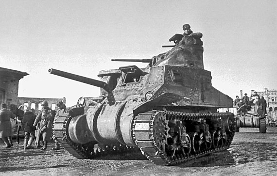 Иллюстрация к книге — Танкисты. "Мы погибали, сгорали..." [i_059.jpg]