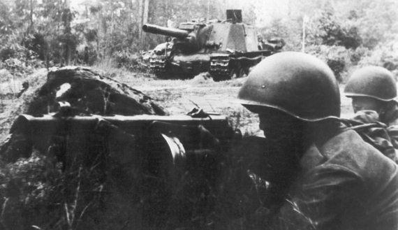 Иллюстрация к книге — Танкисты. "Мы погибали, сгорали..." [i_084.jpg]