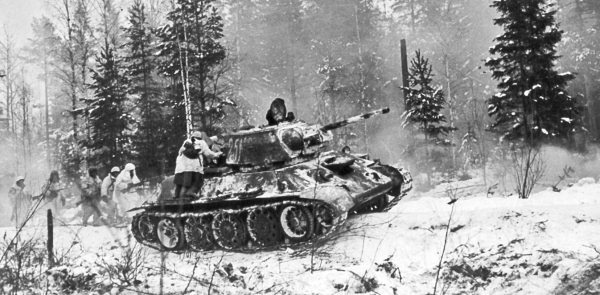 Иллюстрация к книге — Танкисты. "Мы погибали, сгорали..." [i_095.jpg]