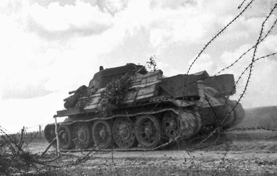 Иллюстрация к книге — Танкисты. "Мы погибали, сгорали..." [i_098.jpg]