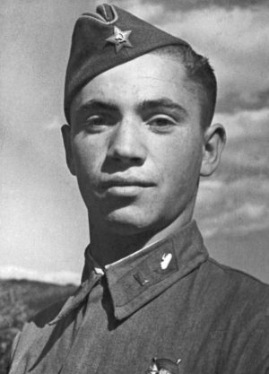 Иллюстрация к книге — Танкисты. "Мы погибали, сгорали..." [i_099.jpg]