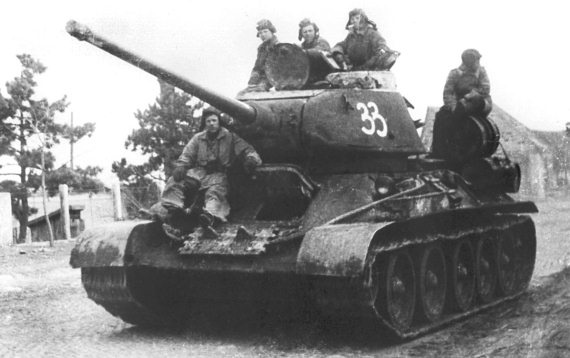 Иллюстрация к книге — Танкисты. "Мы погибали, сгорали..." [i_131.jpg]