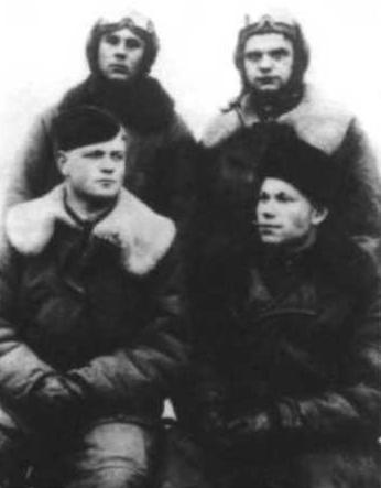 Иллюстрация к книге — Я дрался с асами люфтваффе. На смену павшим. 1943-1945 [image004.jpg]