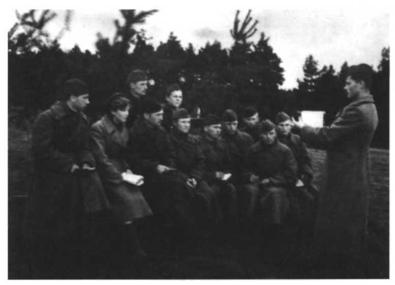 Иллюстрация к книге — Я дрался с асами люфтваффе. На смену павшим. 1943-1945 [image024.jpg]