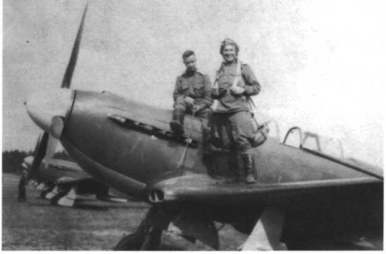 Иллюстрация к книге — Я дрался с асами люфтваффе. На смену павшим. 1943-1945 [image042.jpg]