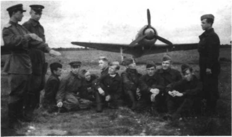 Иллюстрация к книге — Я дрался с асами люфтваффе. На смену павшим. 1943-1945 [image047.jpg]