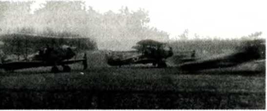 Иллюстрация к книге — Я дрался на По-2. "Ночные ведьмаки" [i_003.jpg]