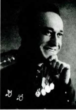 Иллюстрация к книге — Я дрался на По-2. "Ночные ведьмаки" [i_012.jpg]