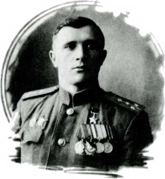 Иллюстрация к книге — Я дрался на По-2. "Ночные ведьмаки" [i_025.jpg]