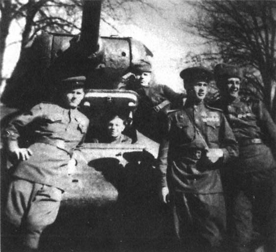 Иллюстрация к книге — Я дрался на Т-34. Книга 2 [i_013.jpg]